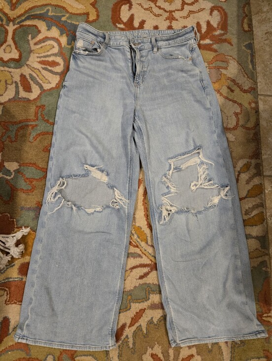 American Eagle Outfitters Denim - American Eagle drapey super high-rise baggy wide-leg, size 10 R lightwash jeans